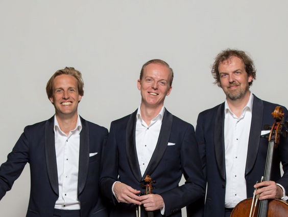 Ambitieus Storioni-'duo' live in de studio