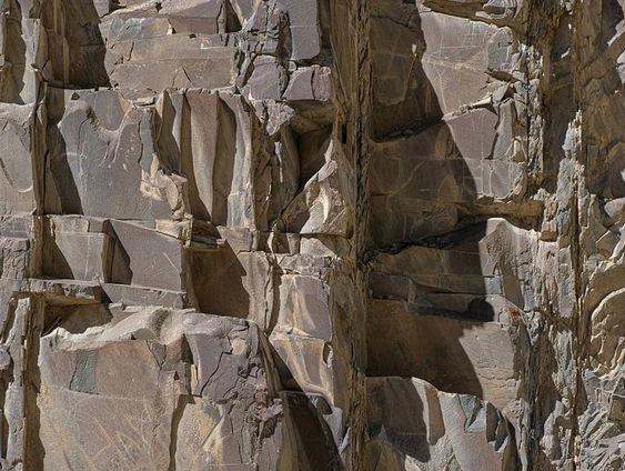 Gedicht: Rotswand, van Cees Nooteboom