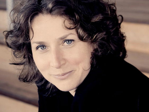 Jetske Mijnssen regisseert Tudor Trilogie bij De Nationale Opera: vanavond première