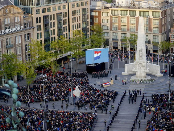 Dieuwertje Blok houdt toespraak op de Dam