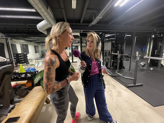 Fit met Klassiek: Petra draait klassieke muziek in haar Sportboutique Wolf in IJsselmuiden