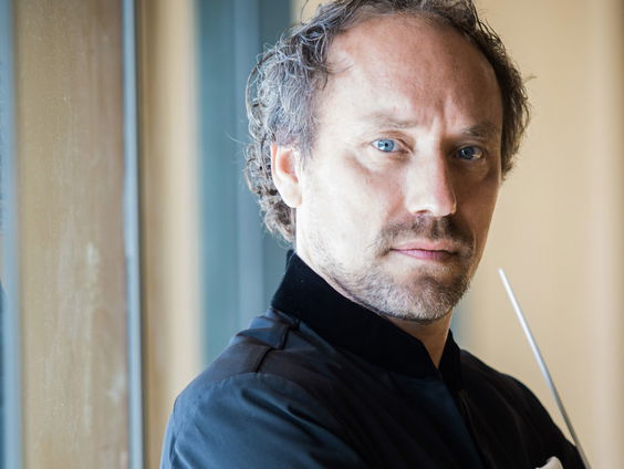 Dirigent Otto Tausk over 'Powder her Face'