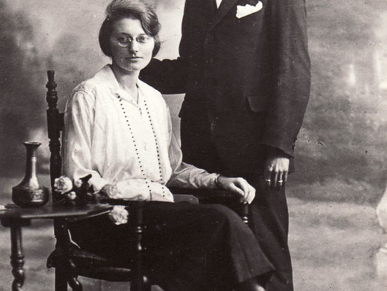 Verzetsheld Anton de Kom geëerd in Openluchtmuseum Arnhem