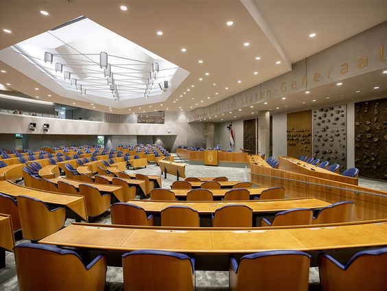 Tweede Kamer decor voor het Nationaal Jeugddebat