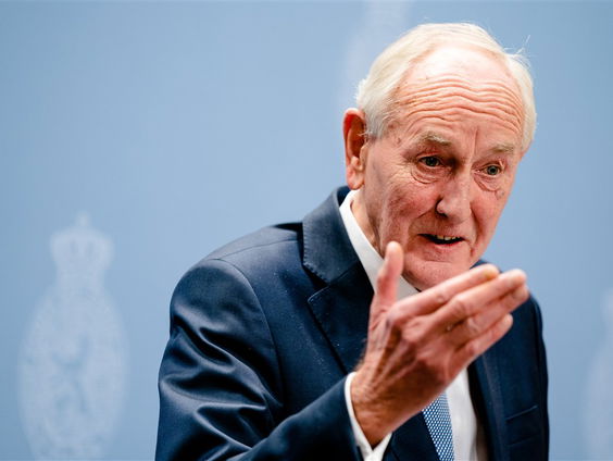 Johan Remkes begint eerste gesprek als bemiddelaar in stikstofdossier