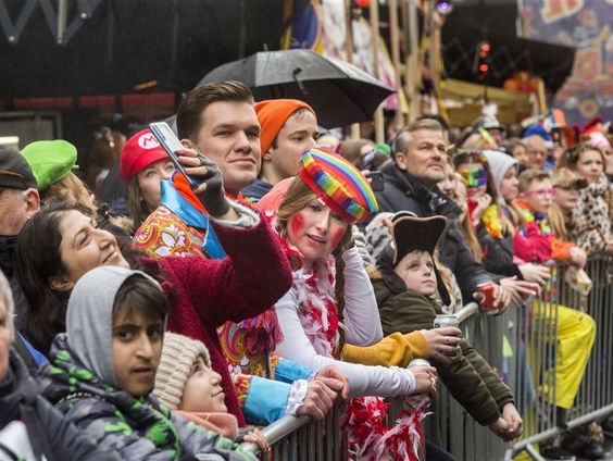 Prins carnaval Danny Horsch is prins en priester