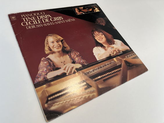 Plaatwerk #69: Pianoduo Tine Dispa en Cecile de Grijs gedraaid van vinyl