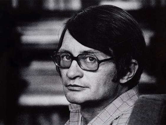 Gedicht: Wankelend tussen twee meisjes, van Antjie Krog