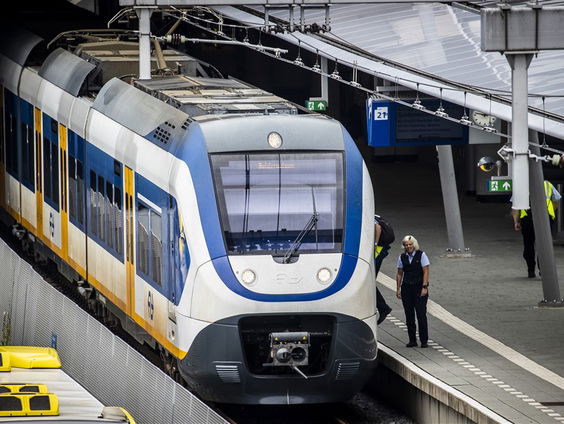 Staking NS-personeel legt treinverkeer in de regio noord plat