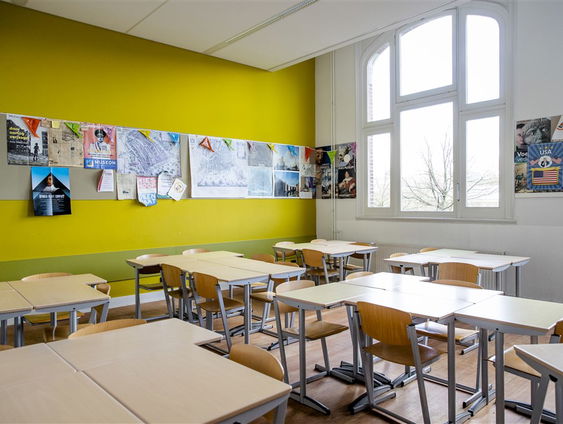 Docenten op middelbare scholen demonstreren voor hoger loon