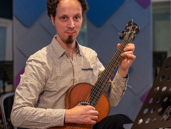 Gitarist Izhar Elias presenteert nieuw album