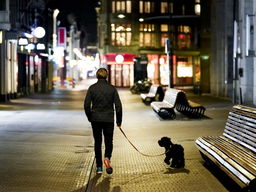 Nederland staat stil bij de coronapandemie