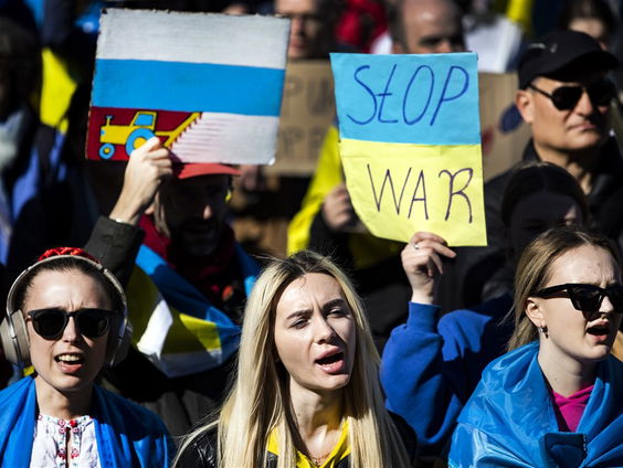 Margriet leest 'Einde en begin' van Wisława Szymborska