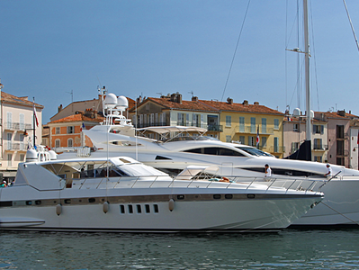 Gedicht: Onder velen - II, van Hester Knibbe