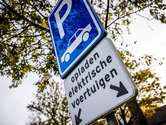 Operagezelschap Silbersee voert debat: "Kunst boven Klimaat"