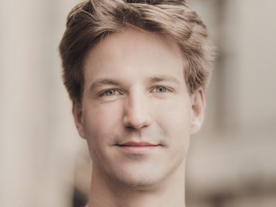 Dirigent Rolf Verbeek wint dirigentenbeurs bij het Kersjes Fonds