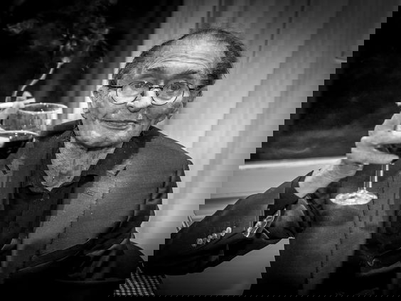 Gedicht: Verzet begint niet met grote woorden, van Remco Campert