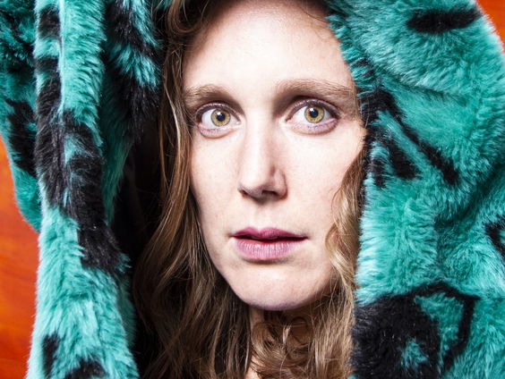 Vanuit de coulissen: Nina de la Parra