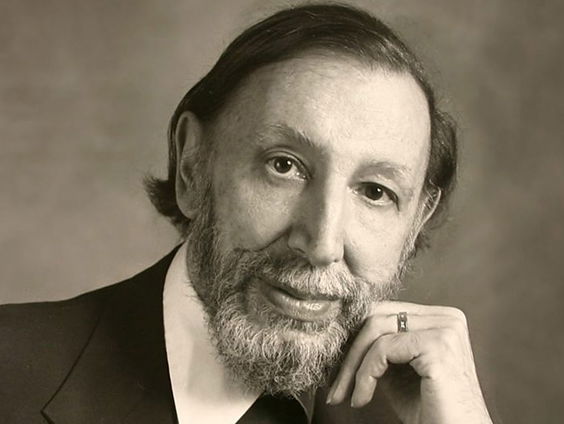 Wiekent Alan Hovhaness?