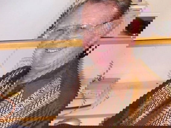 Wiekent Colin Brumby?