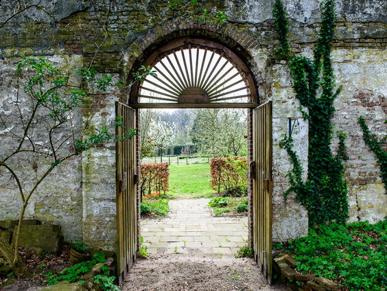 Gedicht: De gouden poort, van P.N. van Eyck