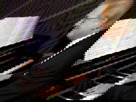 4FM #30: Pieter van Vollenhoven speelt piano