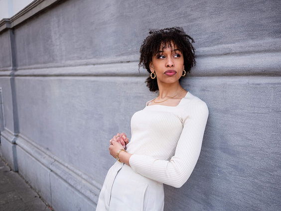 Gedicht: tussentaal, van Esohe Weyden