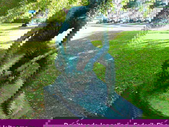 Buitenkunstverkiezing 2022 'De zittende jongeling' van Frederik Engel Jeltsema