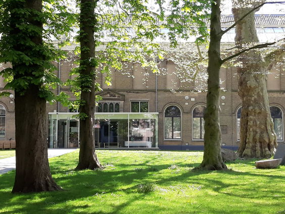 Gedicht: Tuin Dordrechts Museum, van Jan Eijkelboom