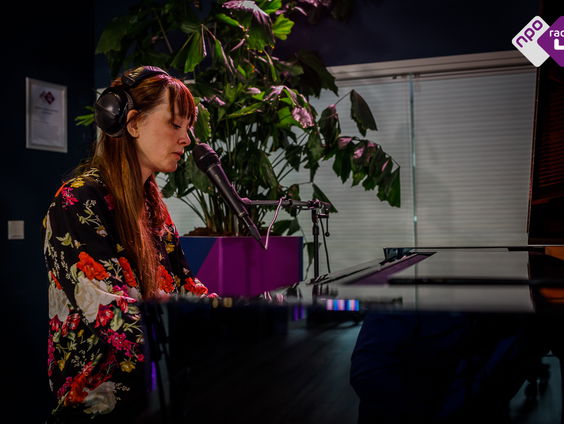 Live bij Dieuwertje: singer-songwriter Lavalu