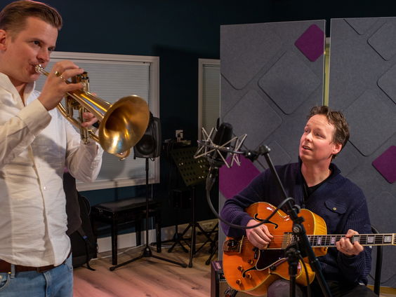 Live bij Dieuwertje: trompettist Teus Nobel en gitarist Tim Langedijk