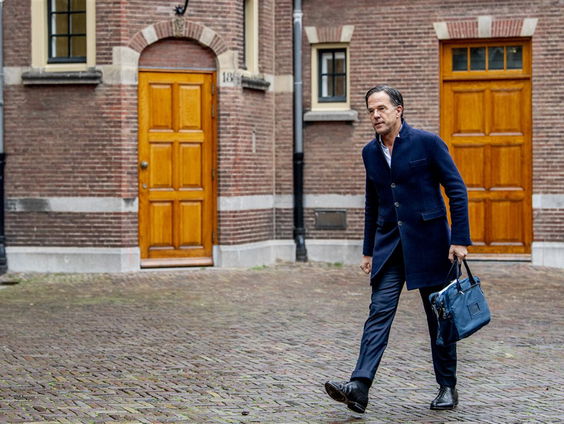 Formateur Rutte praat met nieuwe ministers