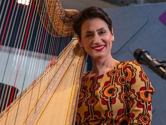 Live bij Dieuwertje: Ekaterina Levental met 'Het Orakel'