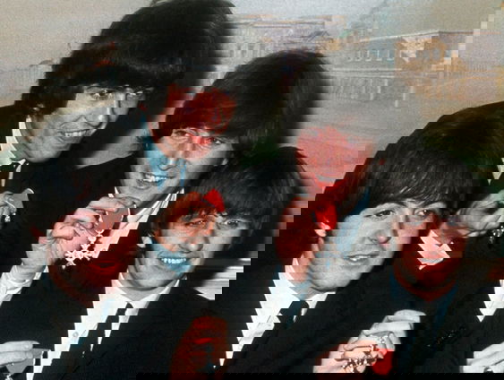 4FM #121: Golden Cello Slumbers en de MBEs van de Beatles