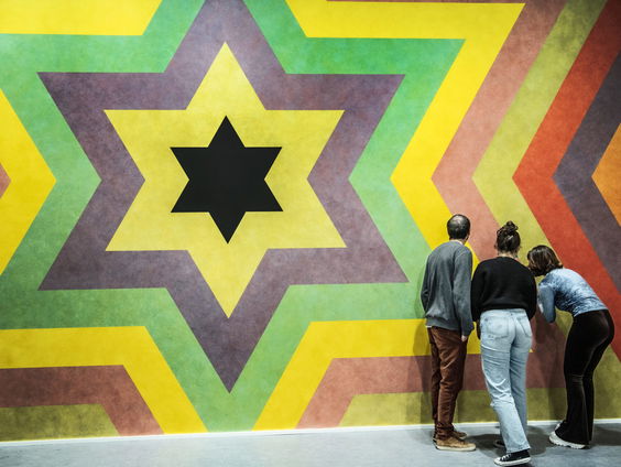 Audiotour: Judith Hoekstra over de tentoonstelling Sol Lewitt in het Joods Museum