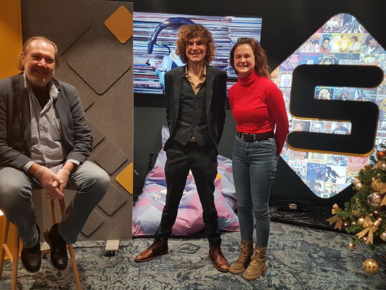 Grof Geschud zingt live in Volgspot