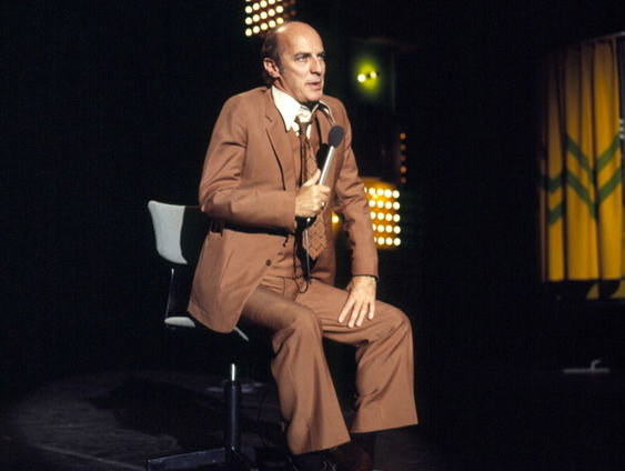 Fay Claassen kruipt onder de huid van Wim Sonneveld tijdens zijn Tour de Chant