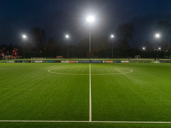 Sygrid runt de voetbalkantine van V.V. Kollum