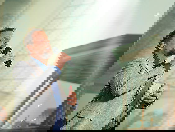 Massaal zingen met Nederland Zingt, Lucas Kramer geniet ervan!