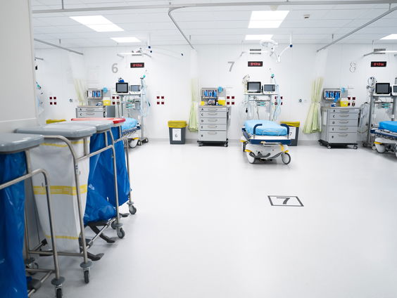 'Staaroperatie kan prima aan twee ogen tegelijk'