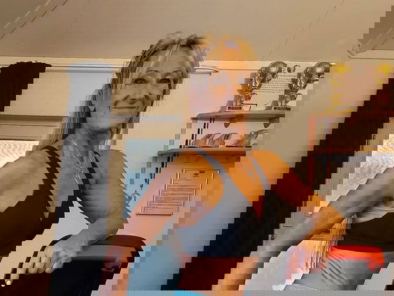 Willie Heuser (64) is Bikini Bodybuilder!