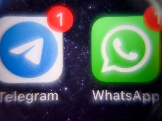 In Zweden kan je de belastingaangifte, schoolrapporten en appjes van je buurman inzien!