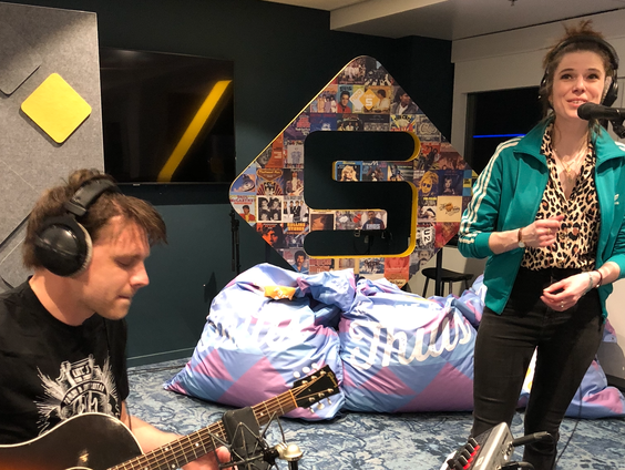 Yentl live in Thuis op 5!