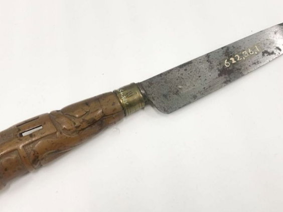 Messen laten bij steekartijen microdeeltjes metaal achter. Ook in mijn eten?