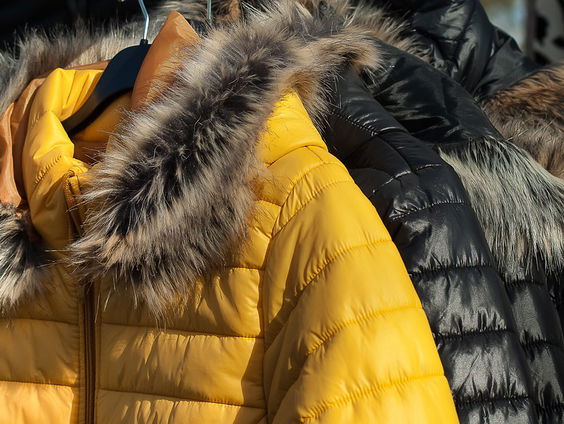 Zwolse theaters sluit zich aan bij jassenactie! 'Trek je jas uit voor Oekraïne'