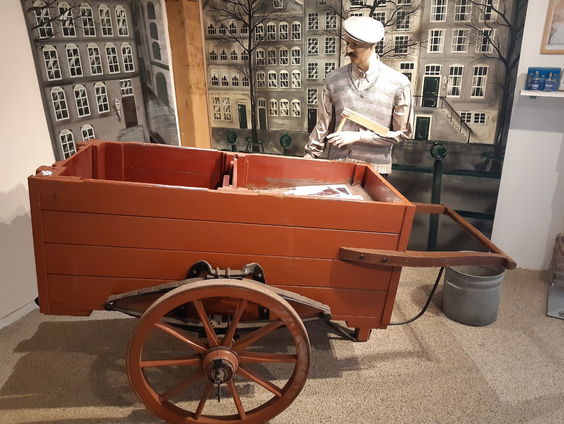 Arie-Leen over expositie 'Je kunt de pot op'