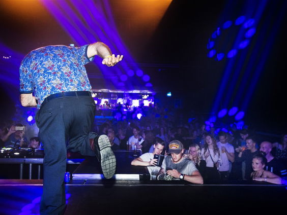 House-Opa Johan de Vries gaat nog steeds naar festivals op Ibiza!