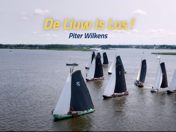 Friese troubadour Piter Wilkens maakt lied over het Skûtsjesilen