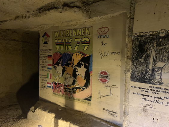 In de Valkenburgse grotten blijft de wielergeschiedenis levend