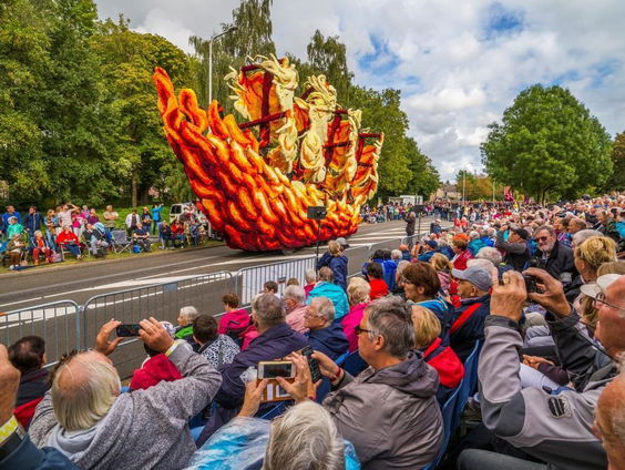 De Achterhoek sluit de zomer af met een kleurrijke bloemencorso!